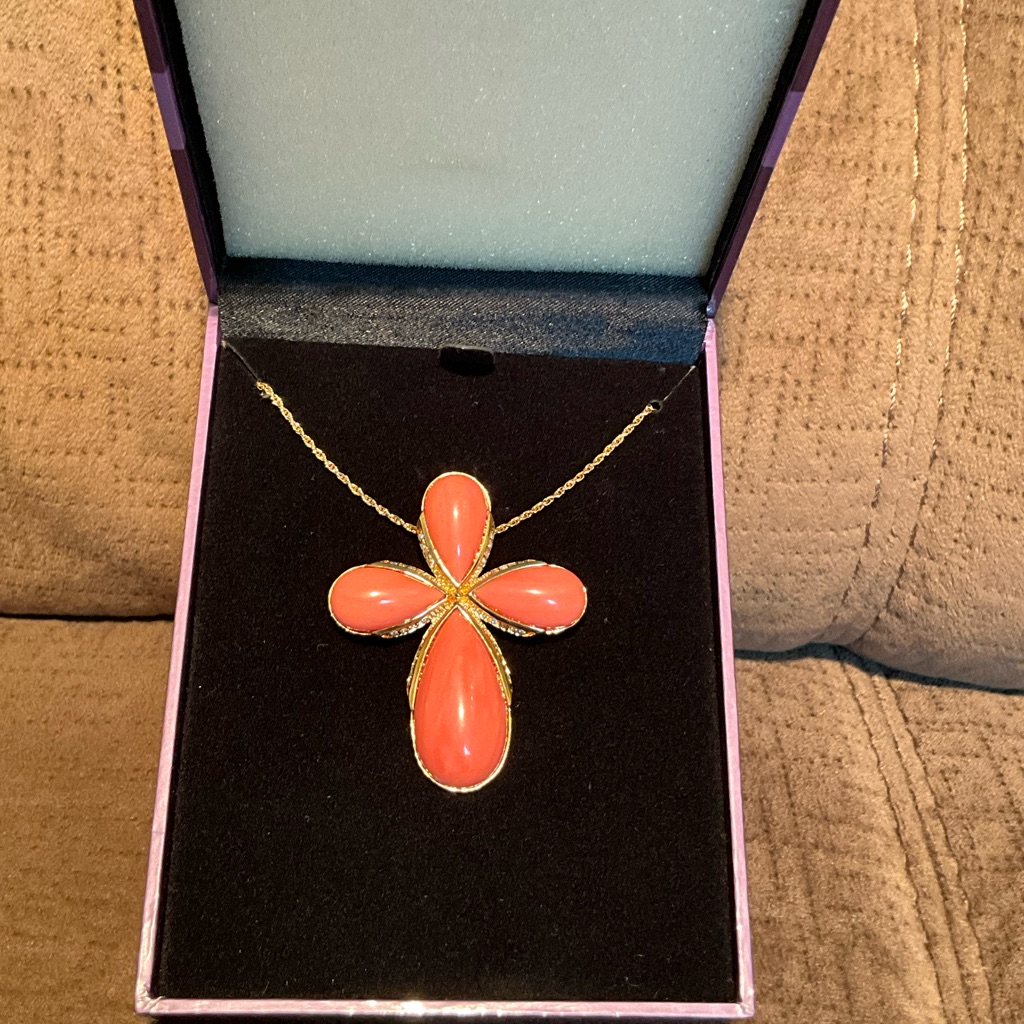 Suzanne Somers Pendant Necklace 59$